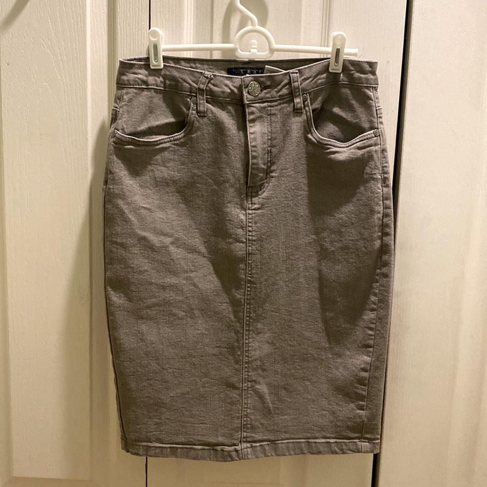 Lexi Gray Jean Skirt Sz 8